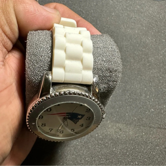 Game Time NFl Series New England Patriots Quartz Watch Working With New Battery - Picture 3 of 9